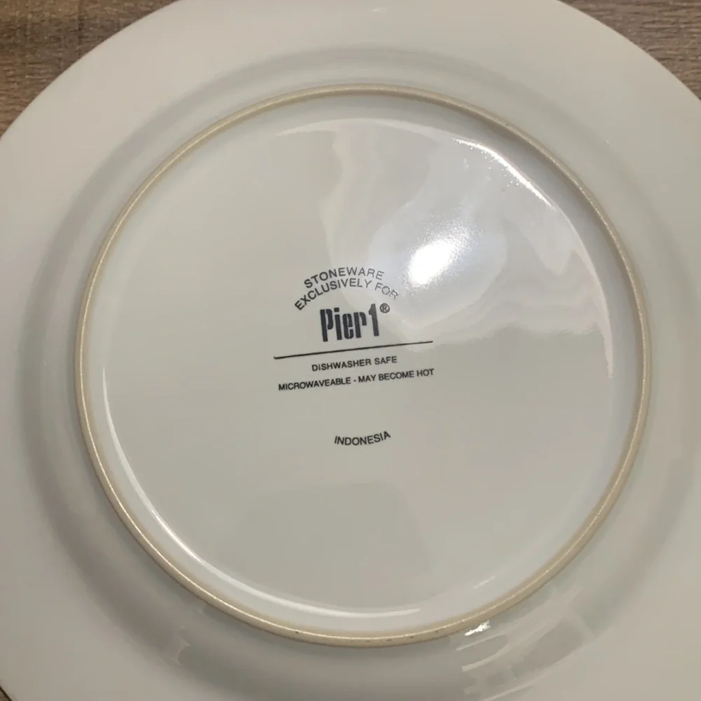 Pier 1 Two(2) stoneware desert/salad plates